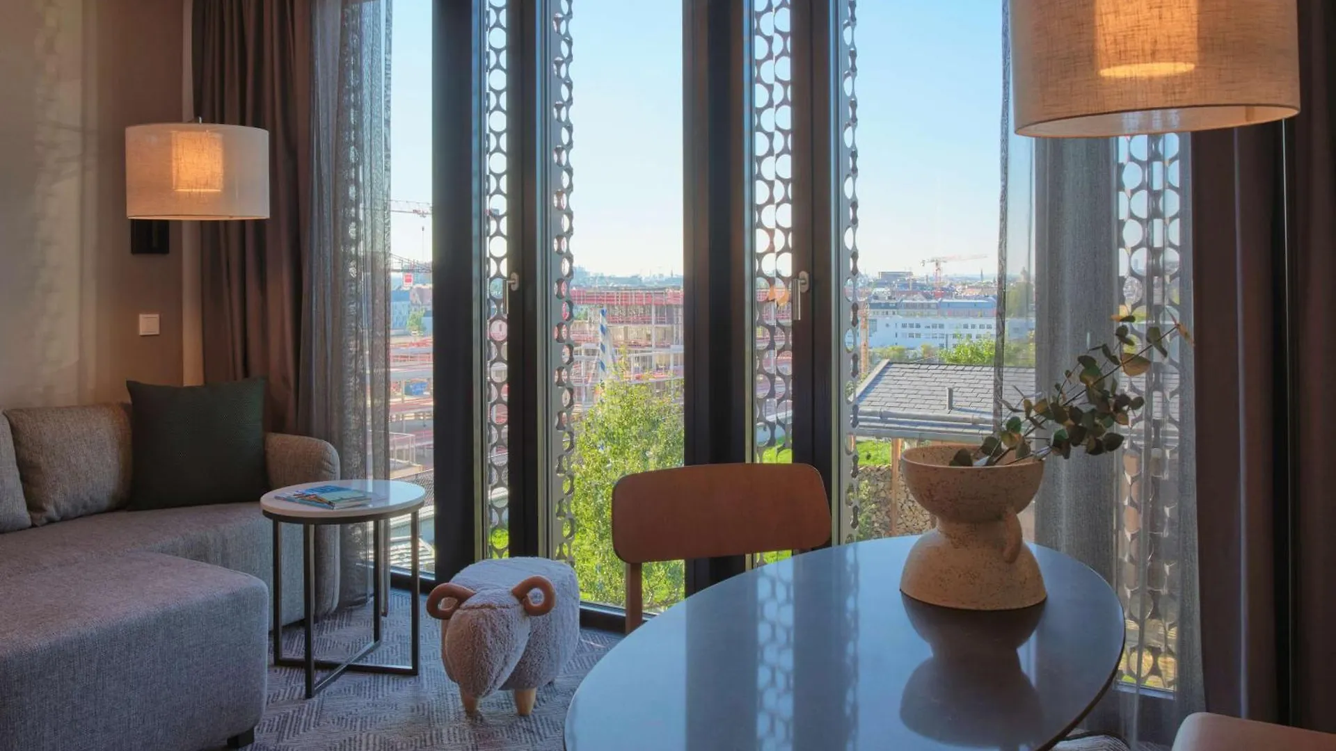 Adina Apartment Hotel München